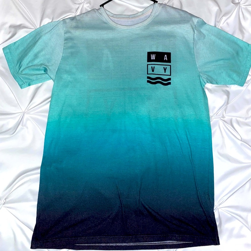 Mens medium WAVY tshirt